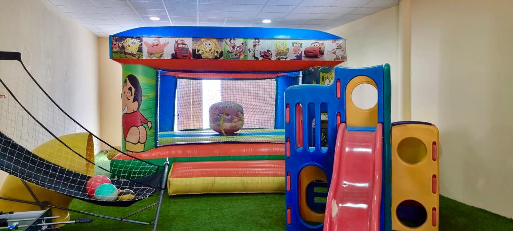Castillo hinchable infantil en La Pinta Fuensalida