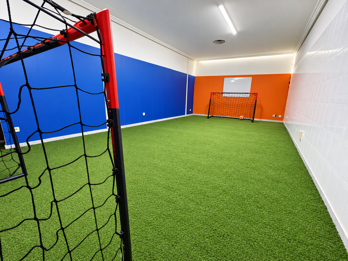 Campo de Fútbol con Césped Artificial Indoor en Piratines Torrijos